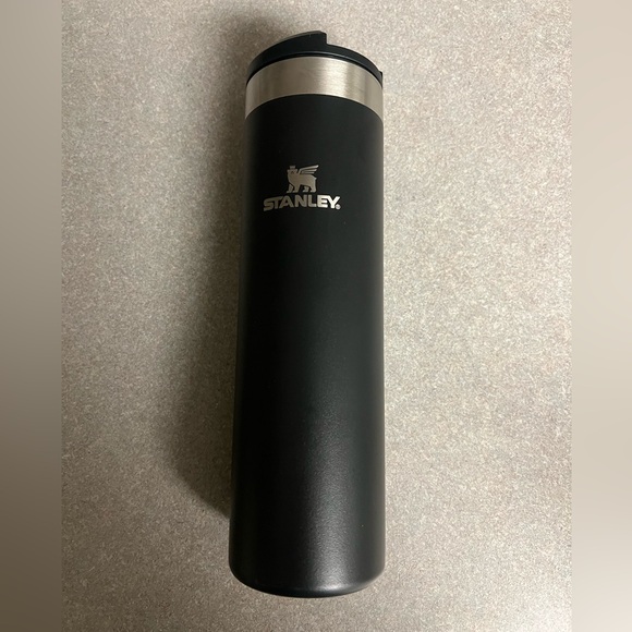 Stanley Other - Stanley 20oz Transit Bottle Black
